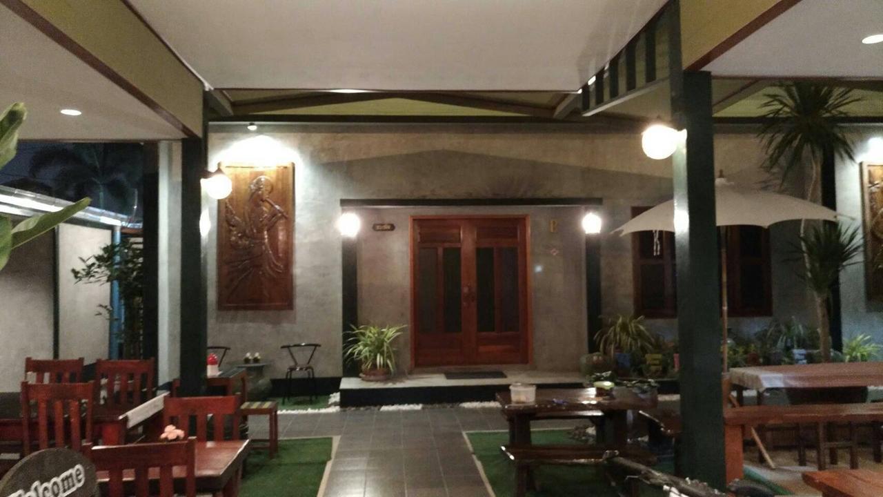 Pk Hostel Phra Nakhon Si Ayutthaya Exteriör bild