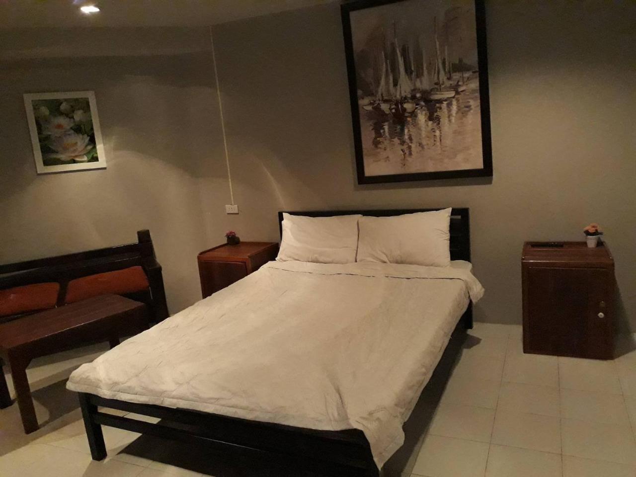 Pk Hostel Phra Nakhon Si Ayutthaya Exteriör bild